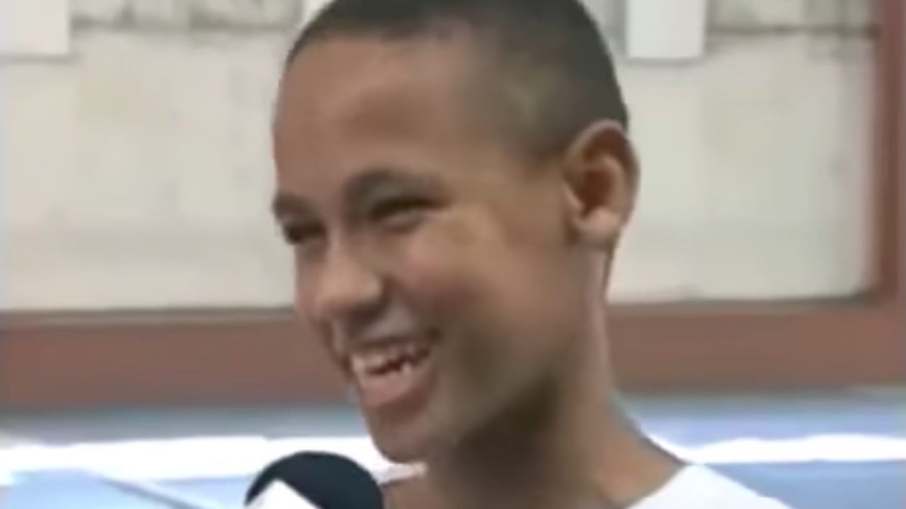 ネイマールの子供時代のプレーがスゴい インタビュー動画あり Kenbo Me ケンボーミー